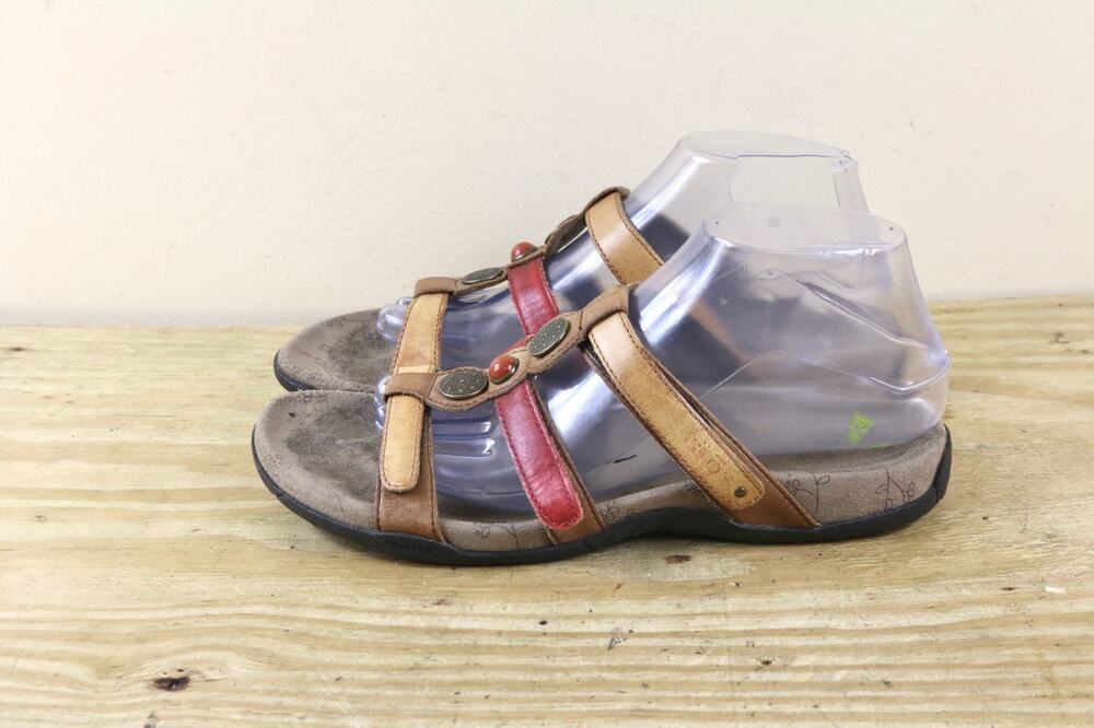 Taos Sandals Womens 9 Multicolor Prize Slip On Medallions Accents Shoes